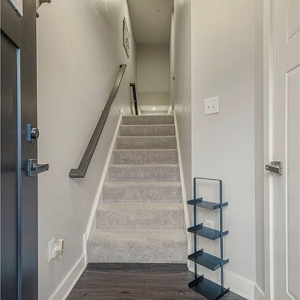 2nd image of 4018 Crown Dr