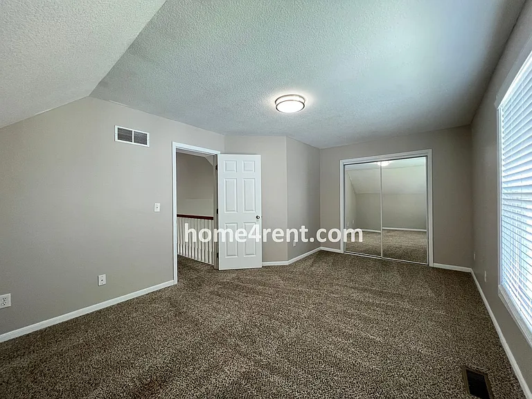 8310 NW 77th Ter — Photo 35