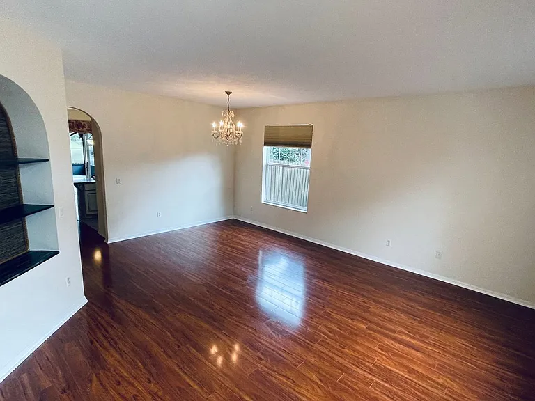 500 Lakescape Ct — Photo 3