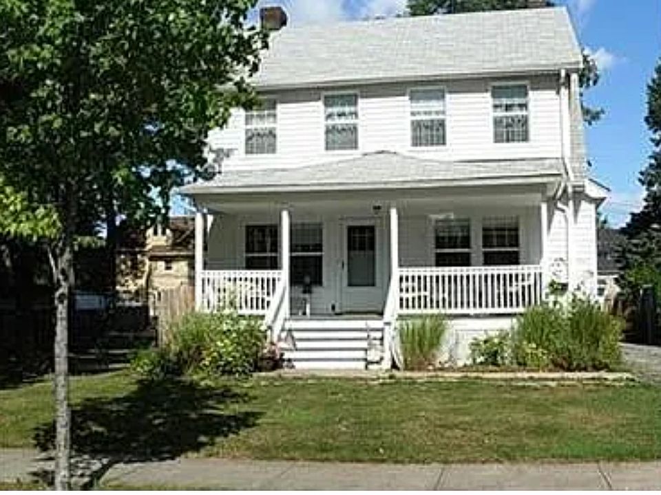 1st image of 20071 Green Oak Dr