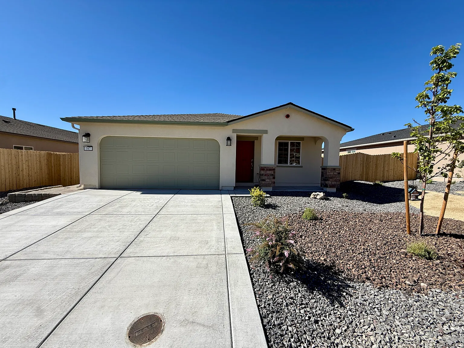 3 bed, 1207 sqft, $2,350 — Photo 3