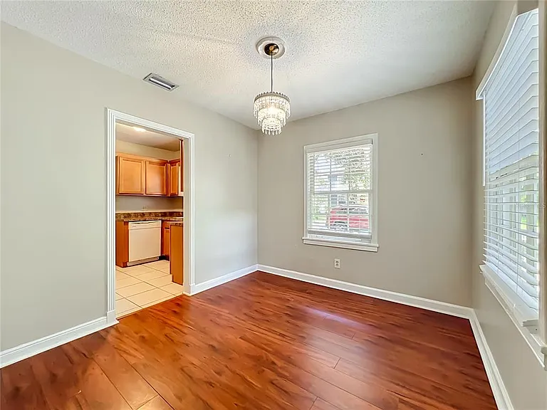 21 N Mills Ave — Photo 9