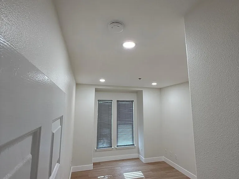 4137 Bay St #C — Photo 10