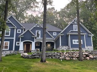 1536 Stonehaven Rd, Ann Arbor, MI 48104