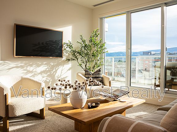4th image of 3340 Lakeshore Rd #510