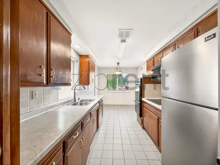 9534 Swinton Ave — Photo 7