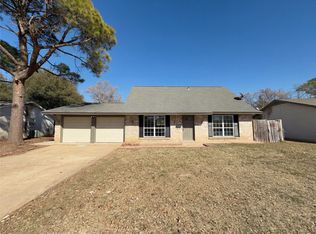 1310 Johns Dr, Euless, TX 76039