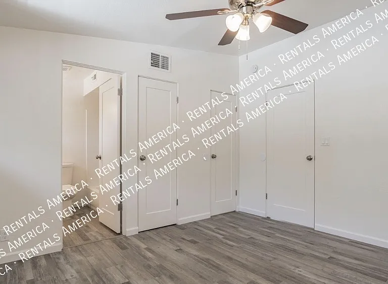 3950 E Fairmount St — Photo 8