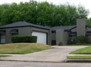 2214 Round Lake Dr, Houston, TX 77077