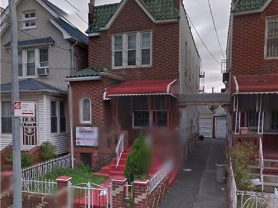 2nd image of 868. Lenox Rd