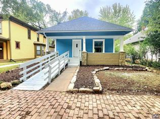 1122 SE Madison St, Topeka, KS 66607