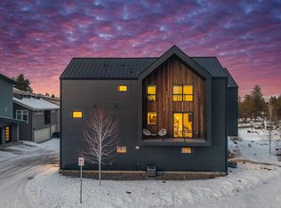 1318 SW Boardwalk Ln, Bend, OR 97702