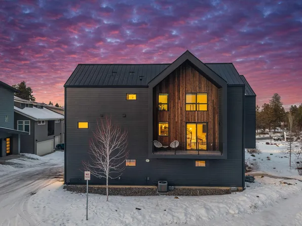 1318 SW Boardwalk Ln, Bend, OR 97702