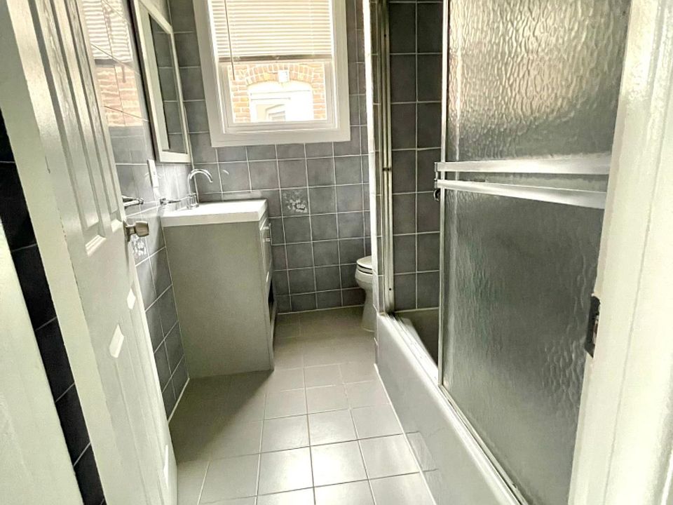 2nd image of 10827 38th Ave #2