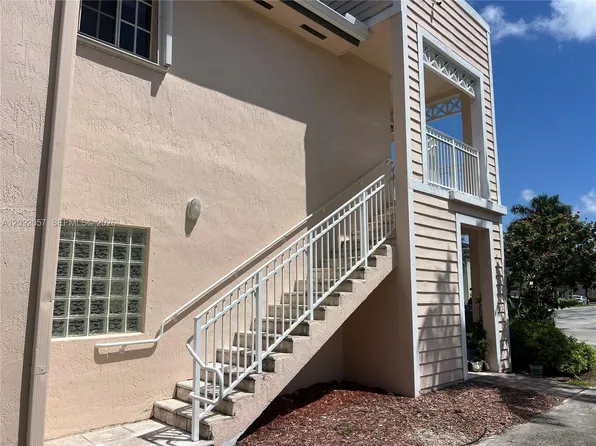372 NE 26th Pl Unit 201, Homestead, FL 33033
