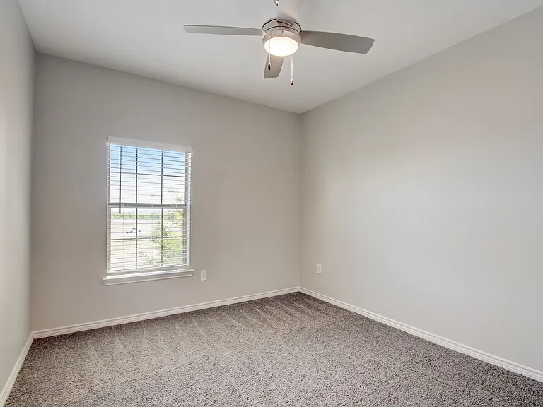 Oasis at Plum Creek Apartments — Photo 42
