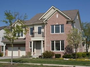 2401 Waterbury Ln, Buffalo Grove, IL