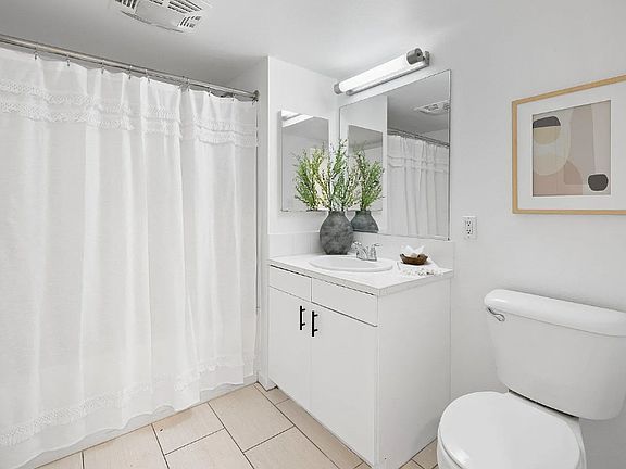 4th image of 550 15th St Unit 503