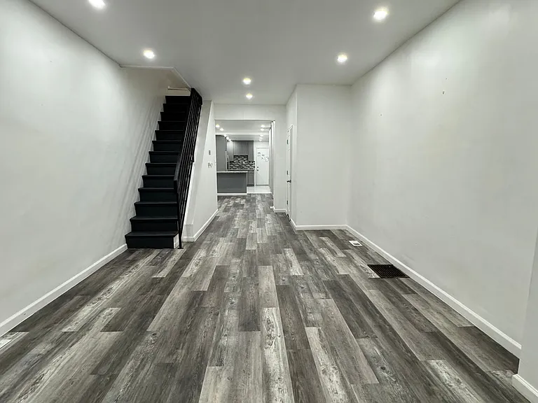 1828 E Orleans St — Photo 9
