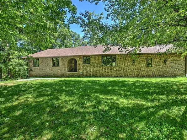 4517 Highcock Dr, Mt Zion, IL 62549
