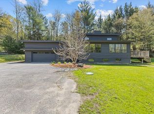 28 Wood Rd, Stowe, VT 05672