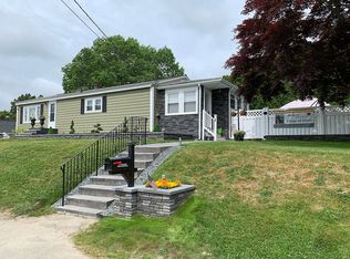 4 Memorial Dr, Methuen, MA 01844