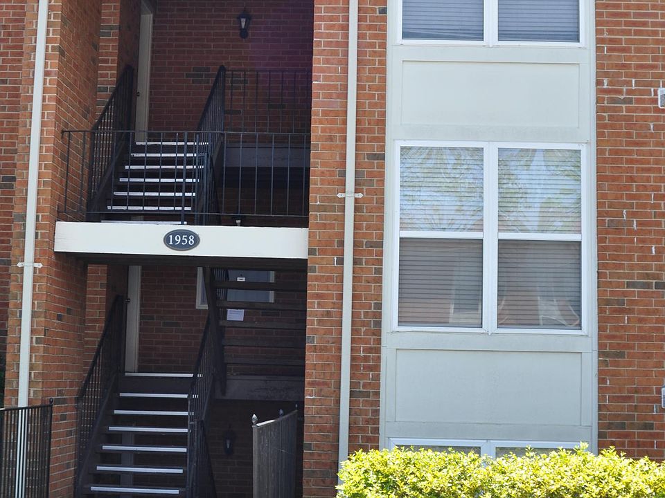 1st image of 1958 Greenpoint Dr APT 302