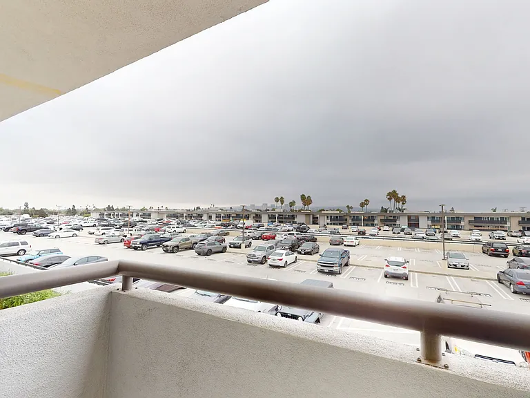 Eight 80 Newport Beach — Photo 180