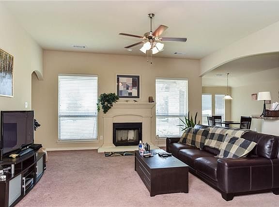 4th image of 9313 Gabriella Dr