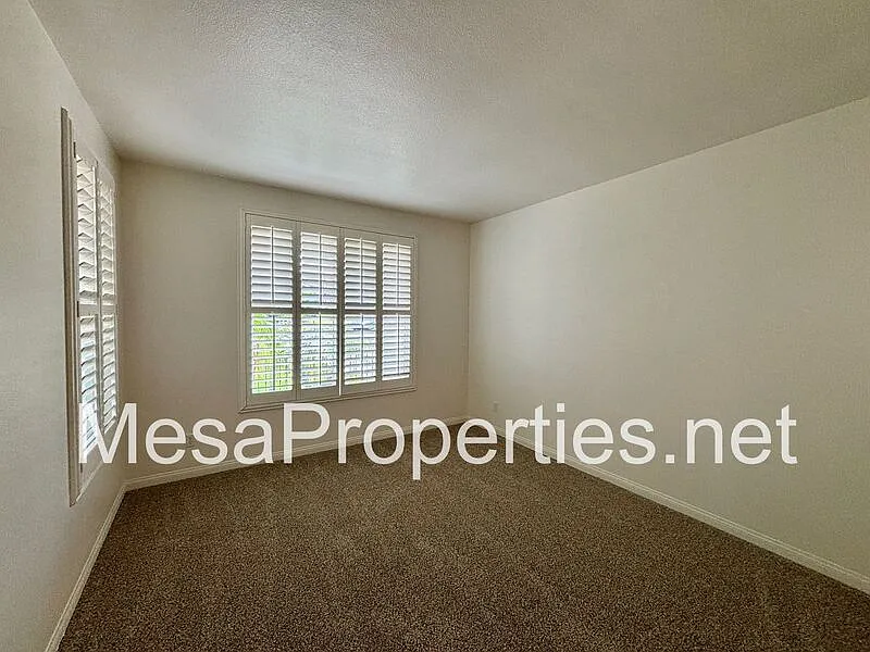 5 bed, 4.0 bath, 2688 sqft, $4,245 — Photo 3