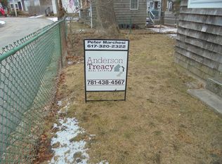 14 Woodland Cir, Wareham, MA 02571