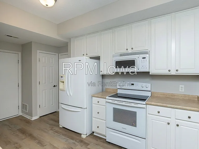1108 NE 7th Ln — Photo 10