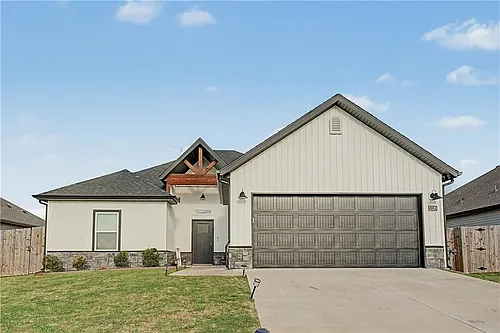 1320 Mount Hood Dr Photo 1