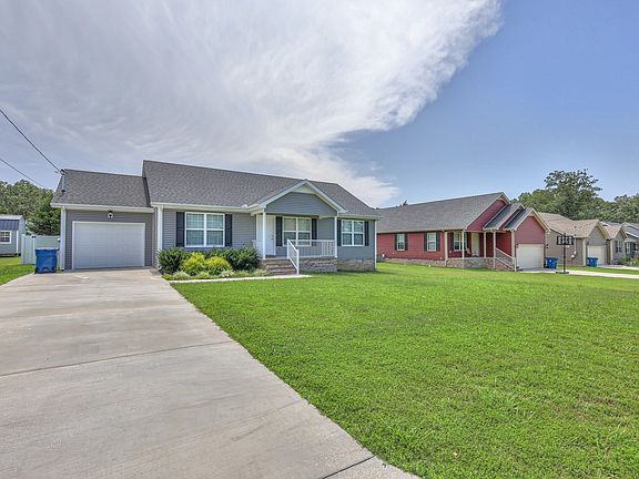 3rd image of 301 Amelia Dr