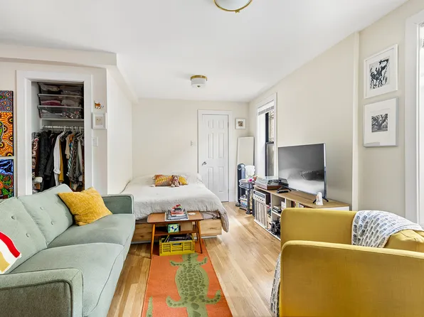 400 Stuyvesant Avenue image 9 of 13