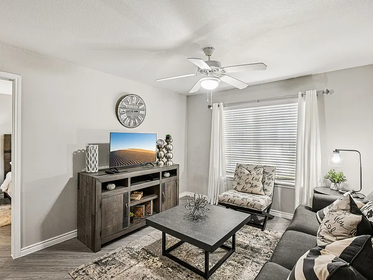 Stonecreek Apartments — Photo 6