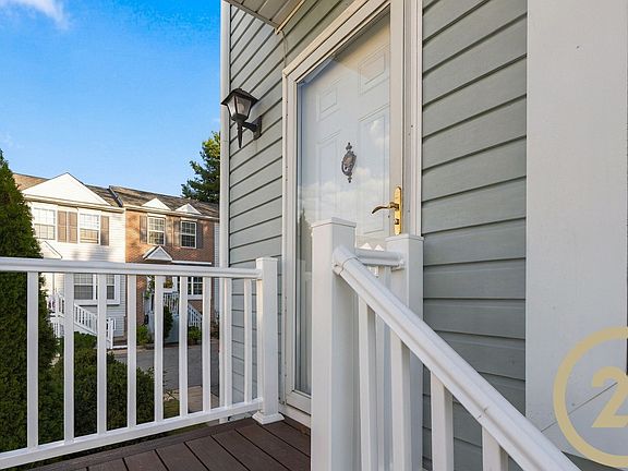 4th image of 114 Gateway Dr