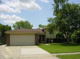 8728 Calvert Dr, Sterling Heights, MI 48312