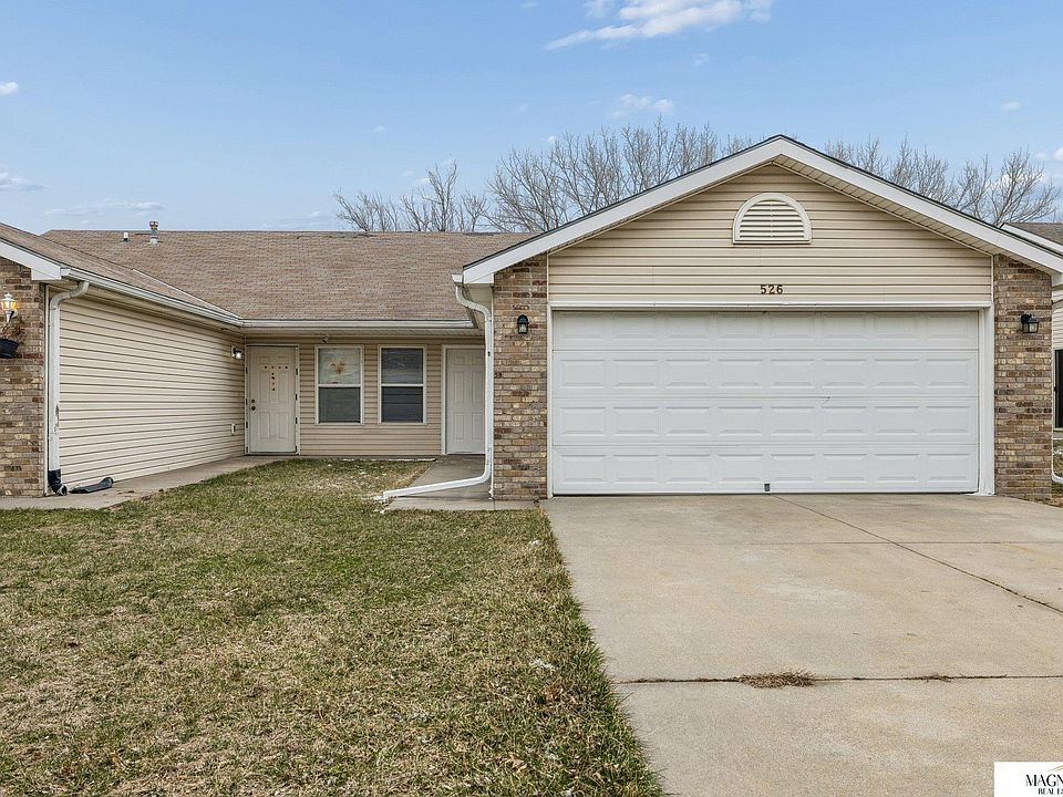 1st image of 526 Lamont Cir