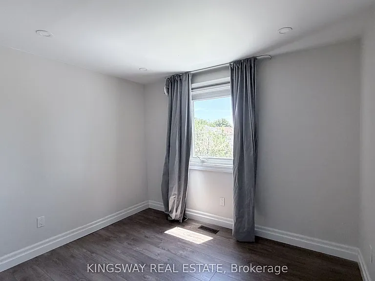 3123 Bartholomew Cres — Photo 24