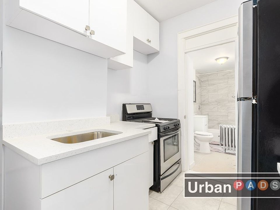 2nd image of 745 Taylor Ave #3F
