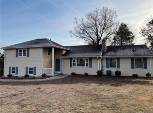 34 Farmstead Rd, Wethersfield, CT 06109