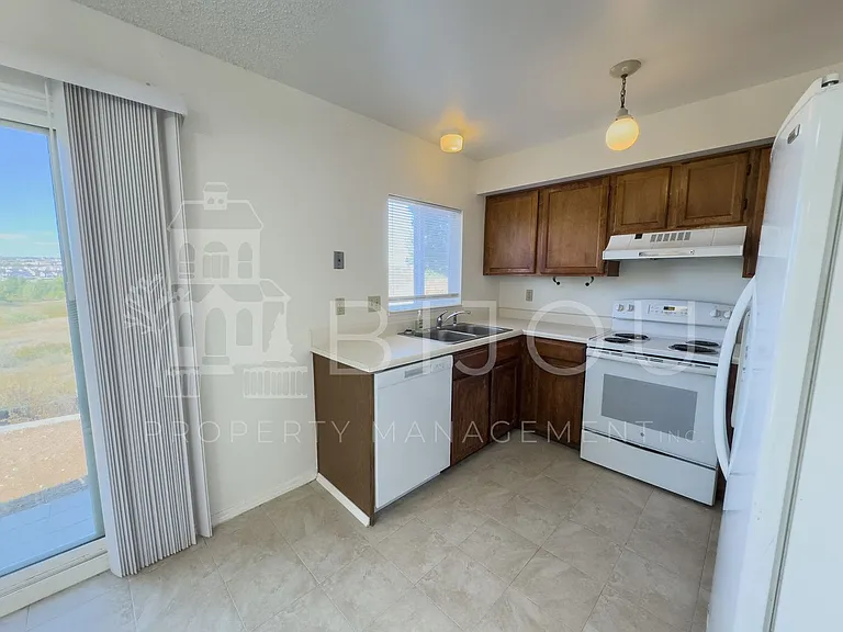 6470 Chantilly Pl — Photo 6