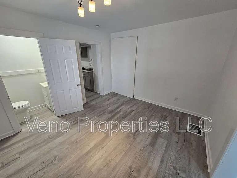 133 Bay St #A — Photo 6