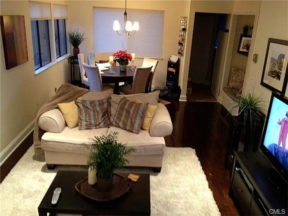 3rd image of 41 Rowayton Woods Dr
