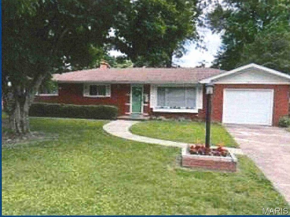 1st image of 302 Crestwood Dr