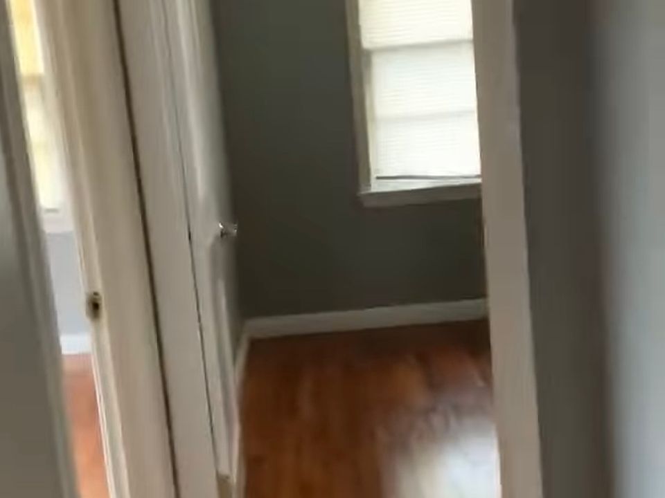 2nd image of 706 Camellia Cir