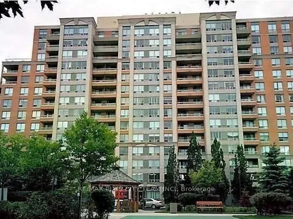 29 Northern Heights Dr #209, Richmond Hill, ON L4B 4L8