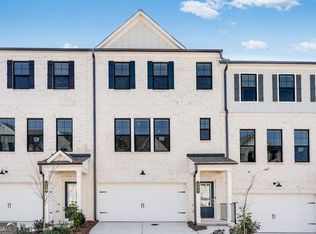 522 Provence Gate Ln, Lawrenceville, GA 30044