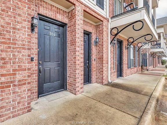 4th image of 701 Luther St W Unit 202